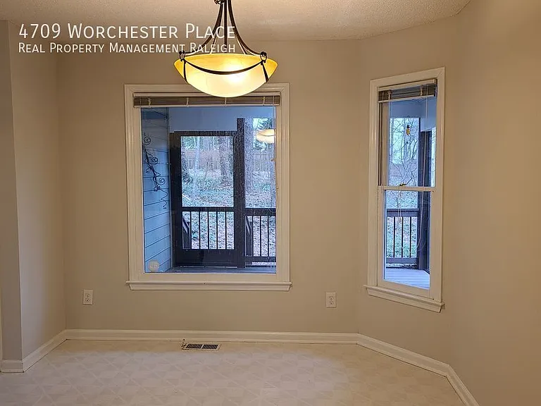 4709 Worchester Pl — Photo 9