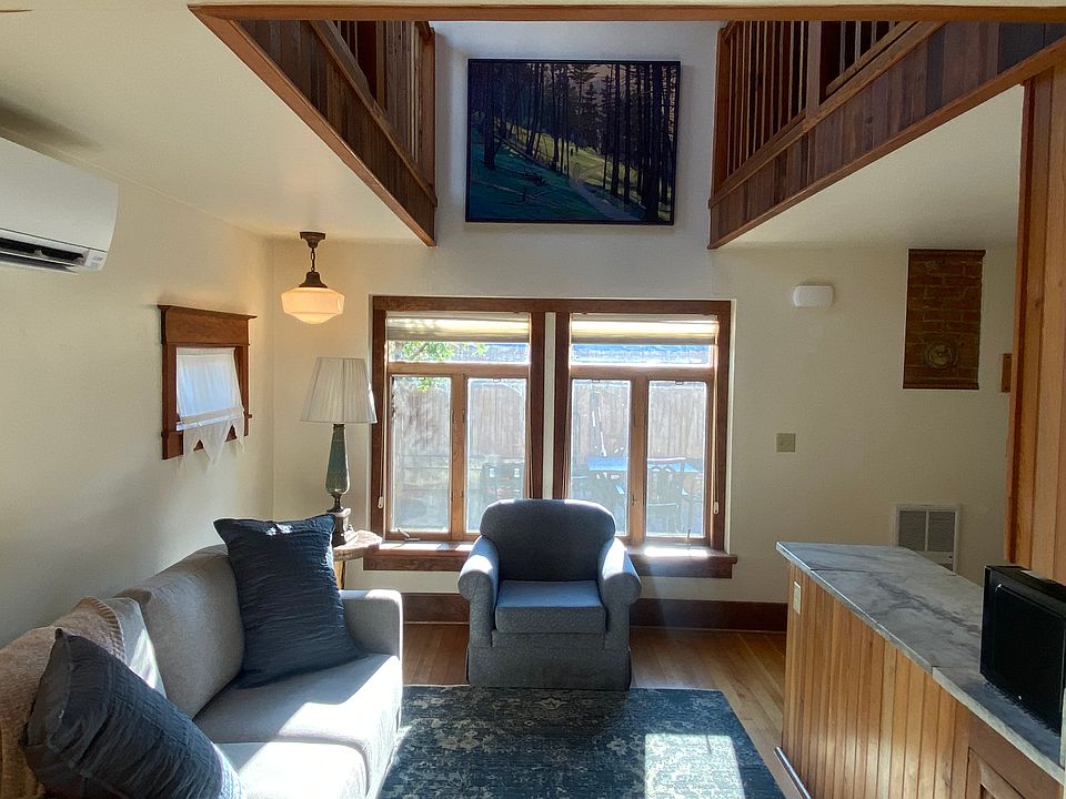 Fully furnished private Carriage House near UM and downtown Missoula