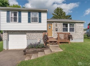 102 Bedford Farm Cir, Englewood, OH