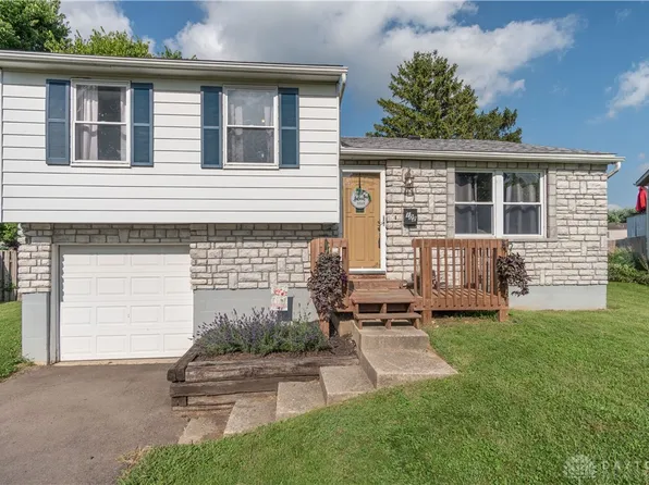 102 Bedford Farm Cir, Englewood, OH 45322