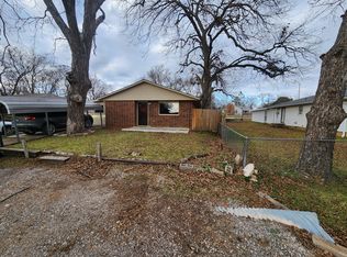 1304 W McAlester Ave, Sulphur, OK 73086