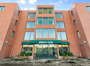 1S045 Spring Rd #1-D, Oakbrook terrace, IL 60181