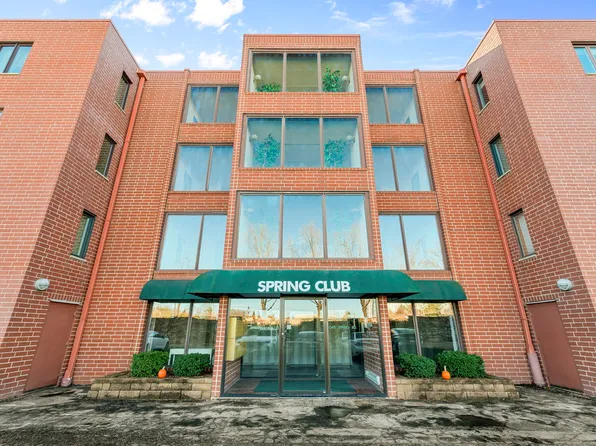 1S045 Spring Rd #1-D, Oakbrook Terrace, IL 60181