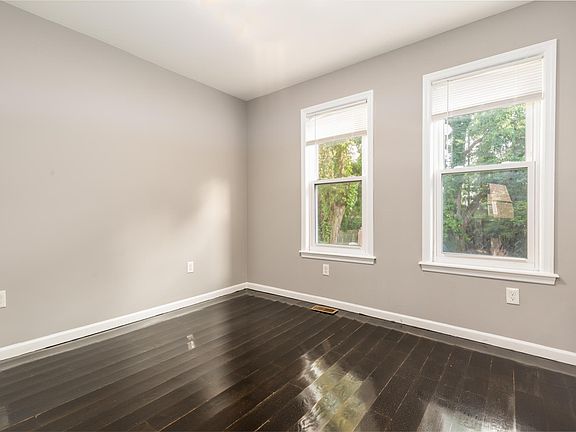 5th image of 141 Glenwood Ave #1