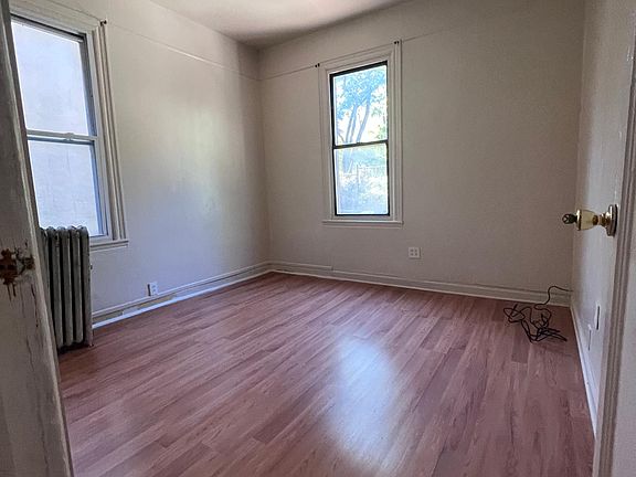 5th image of 1345 Morris Ave #1