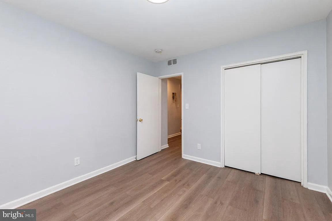 2 bed, 750 sqft, $2,100 — Photo 4