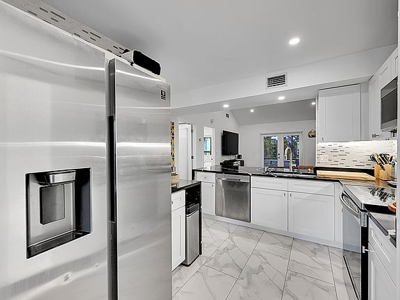 5th image of 18578 Woodstream Dr