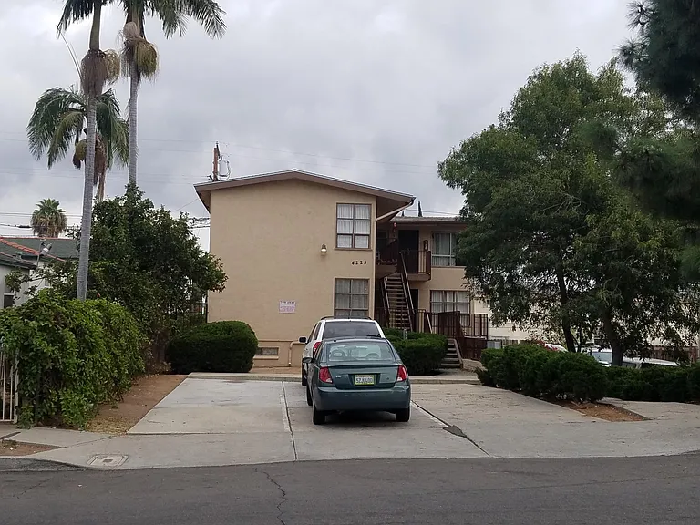 4225 Estrella Ave #6 — Photo 34