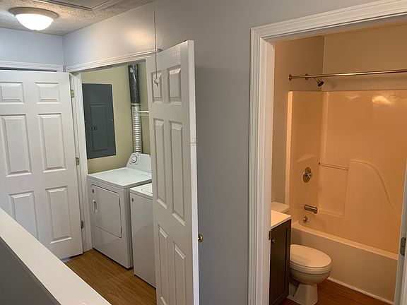 4th image of 1407 Glenwood St APT 8