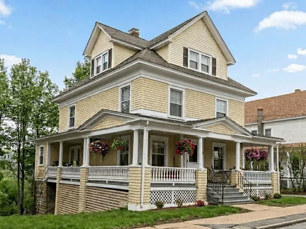 83 Chestnut St, Gardner, MA 01440