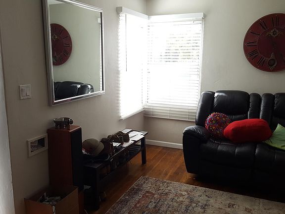 5th image of 1804 Chalcedony St