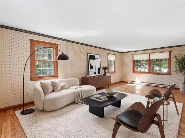 29 Indian Spring Rd, East Longmeadow, MA 01028