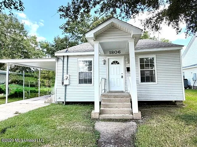 3 bed, 1.0 bath, 1175 sqft, $1,500 — Photo 1