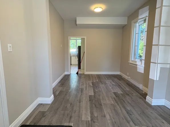 1429 Meadow Dr, Ottawa, ON K4P 1B1
