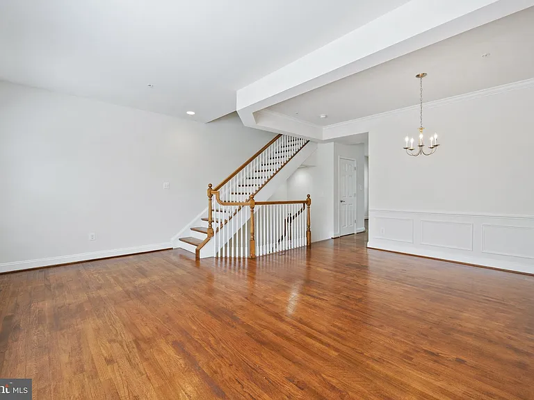 8342 Broderick Cir — Photo 8