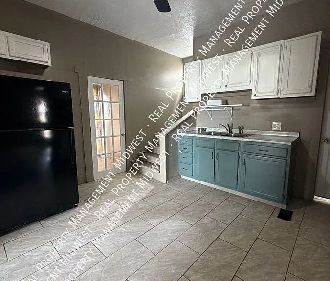 4396 Springfield St — Photo 9