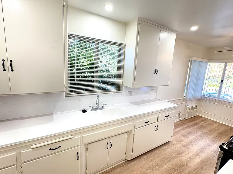 1800 Calafia St #A — Photo 10