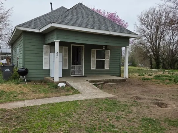 204 E Main St, Goodman, MO 64843