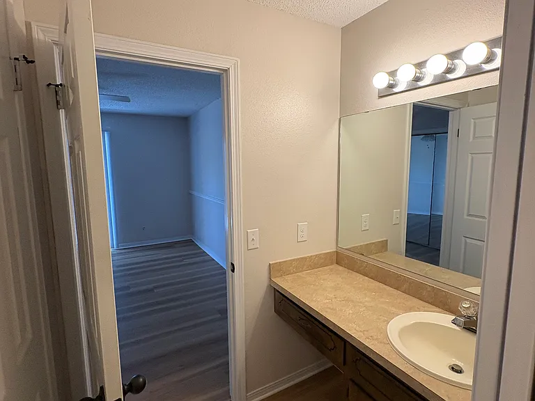 7098 W Gardner St — Photo 13