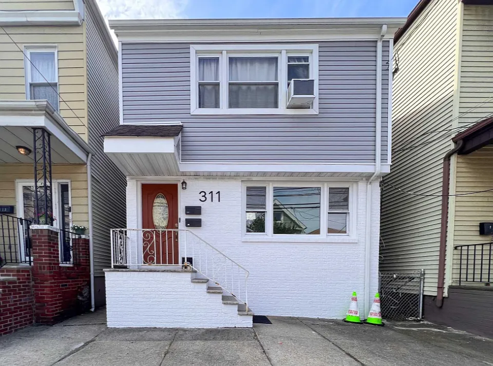 311 Hamilton St #1