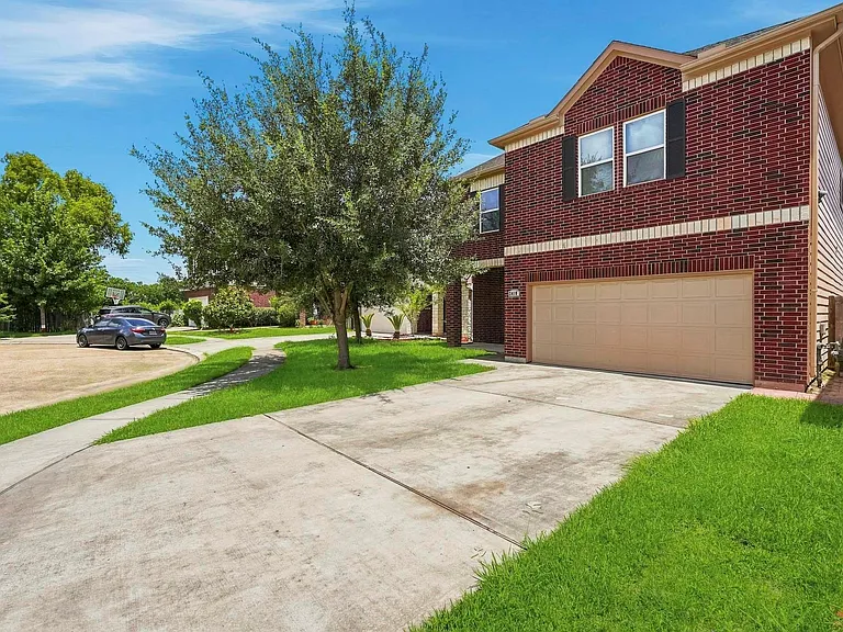 2410 Ranna Ct — Photo 1