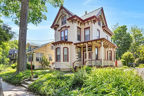 16 Lincoln Ave #4 Photo 1