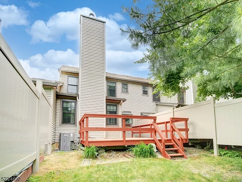 3 bed, 2.5 bath, $3,600 — Photo 3