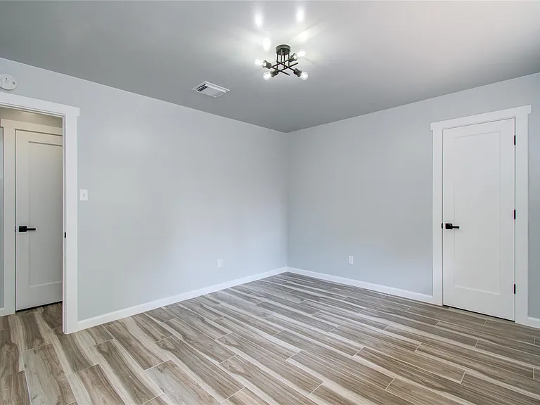 1806 Cypress Dr — Photo 17