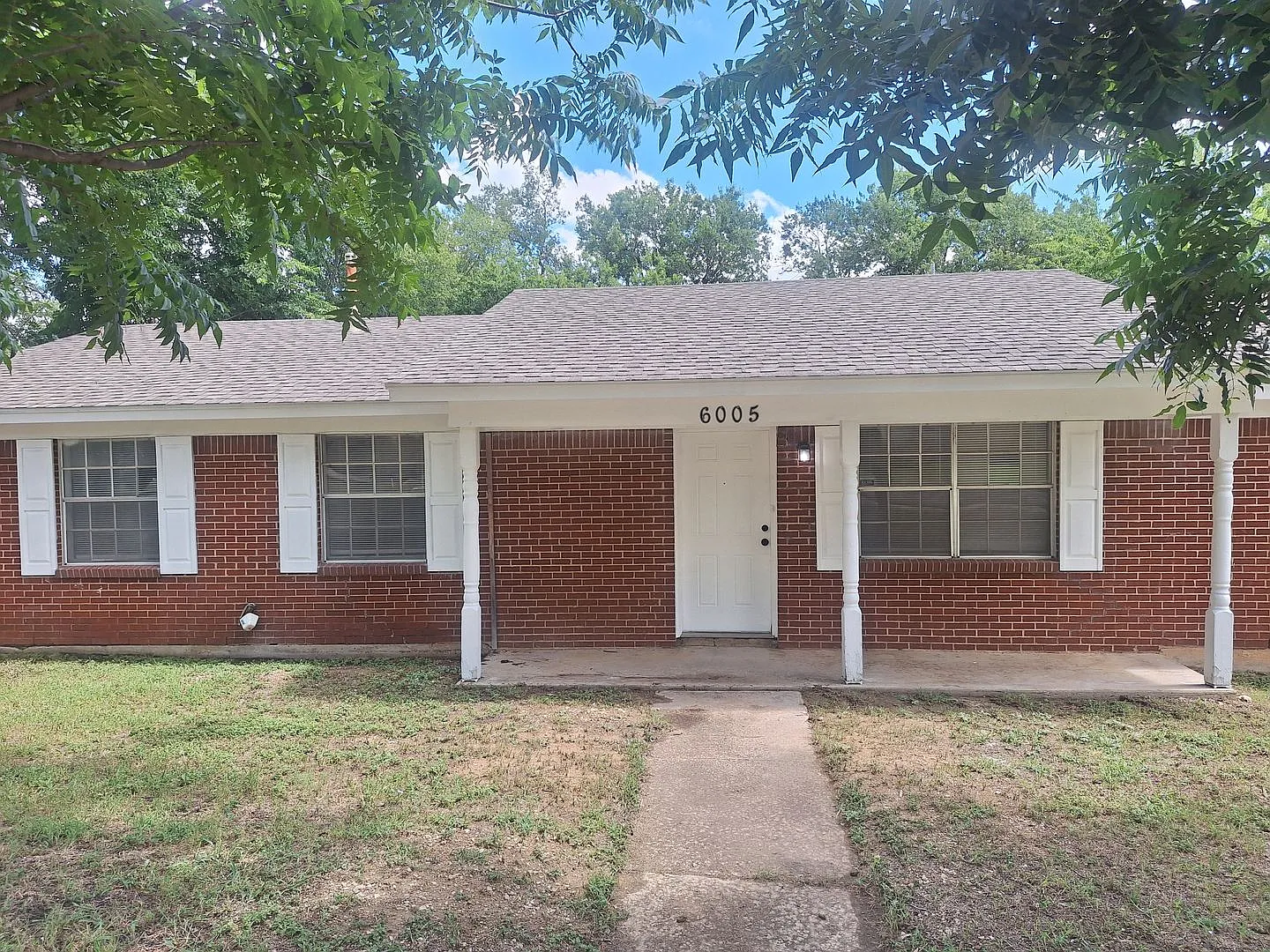 Welcome Home to This Inviting 3-Bedroom Watauga Gem — Photo 2
