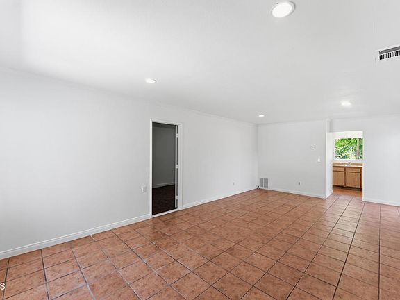 5th image of 325 N 13th St