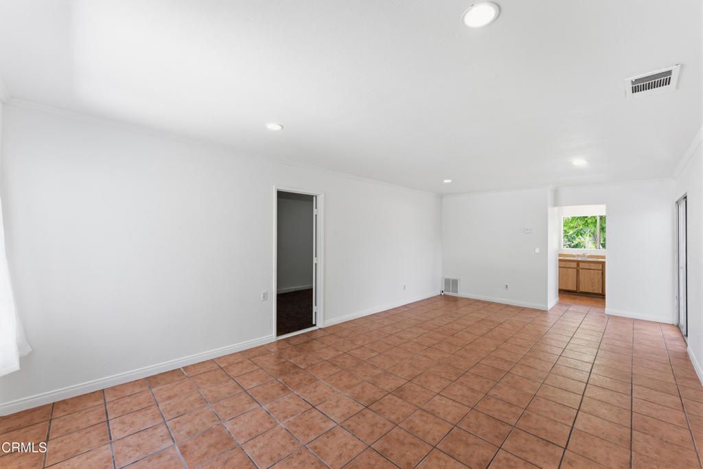 Apartment in Santa Paula, Ventura - View 5