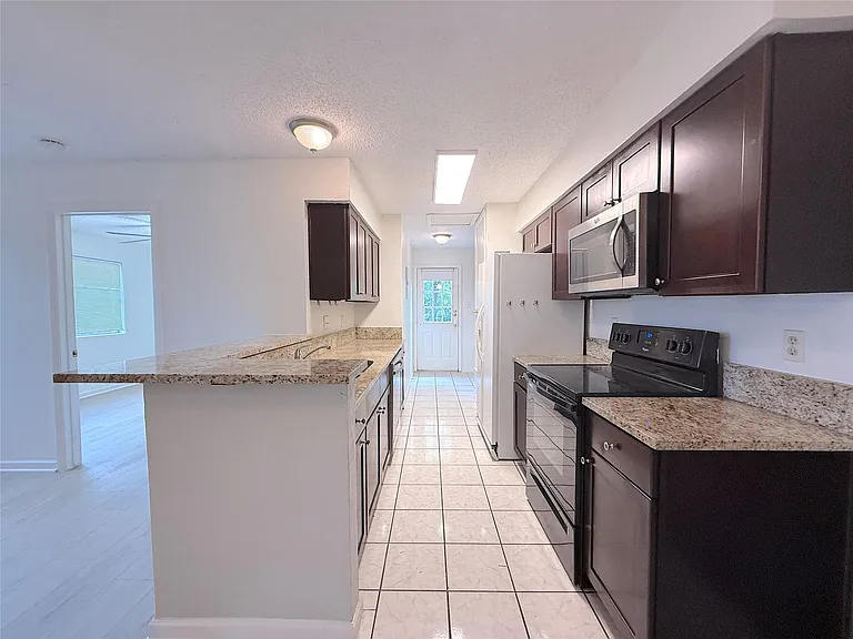 9900 Hundred Oaks Cir #A — Photo 9