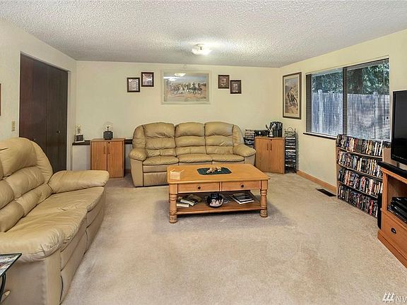 4th image of 7348 Lazy South Ln NE