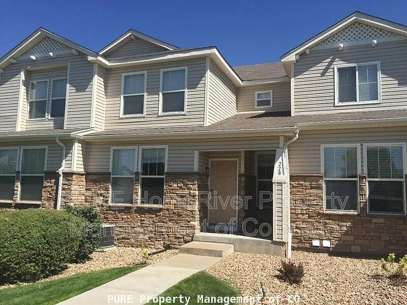 2 bed, 2.5 bath, 1329 sqft, $2,150 — Photo 2