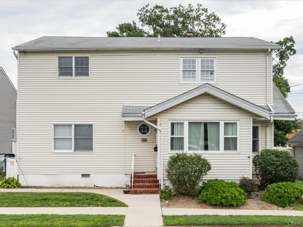 1135 Ruth Place, North Bellmore, NY 11710