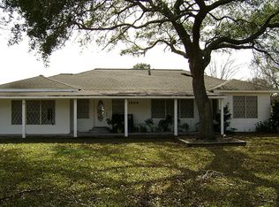 1803 W Norris St, El Campo, TX 77437