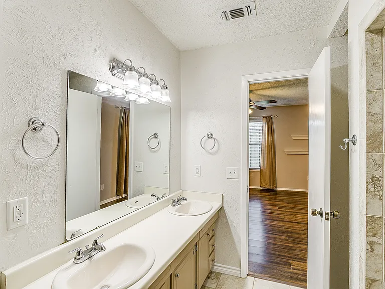 1104 Sproles Dr — Photo 31