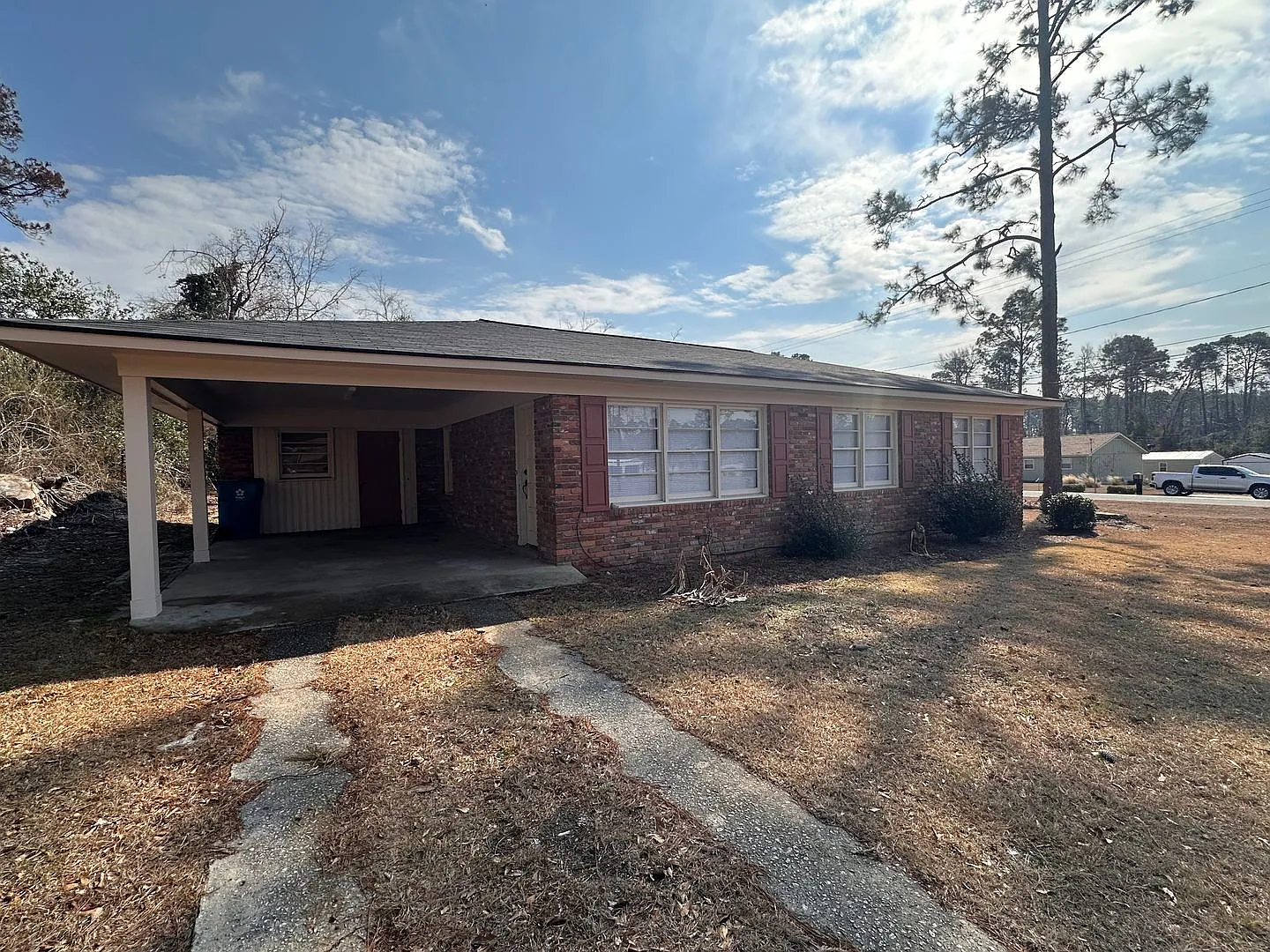 3 Bed 1 Bath Brick House — Photo 1