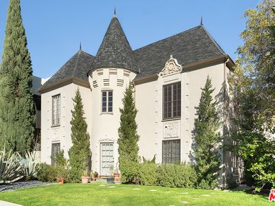 152 S Roxbury Dr, Beverly Hills, CA, 90212