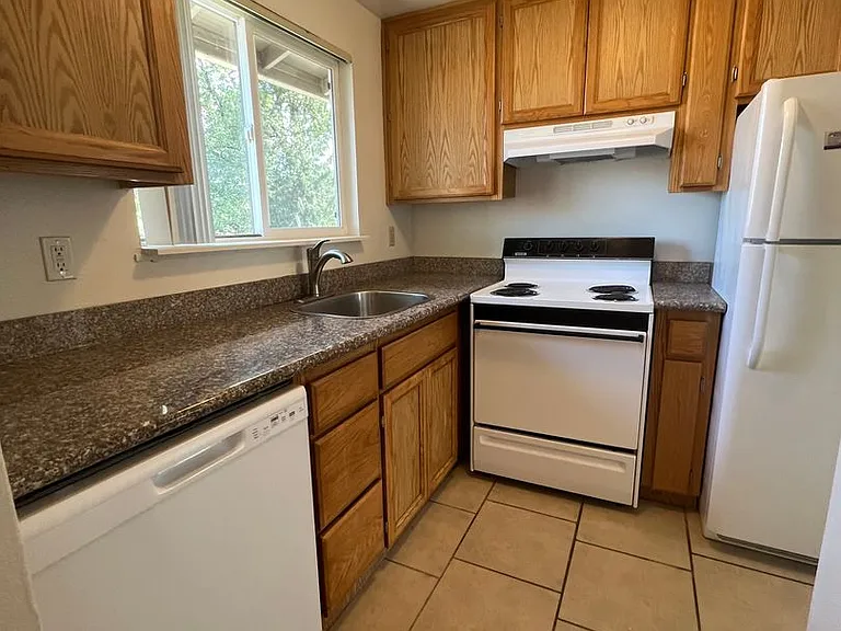 1213-1219 NE 183rd Ave #1223-1229 — Photo 5