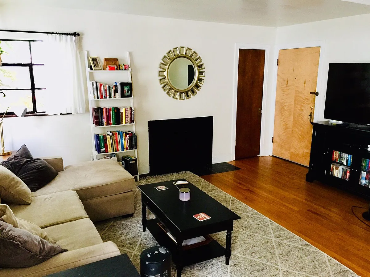 Building Photo - 1614 Ferndale Pl #1