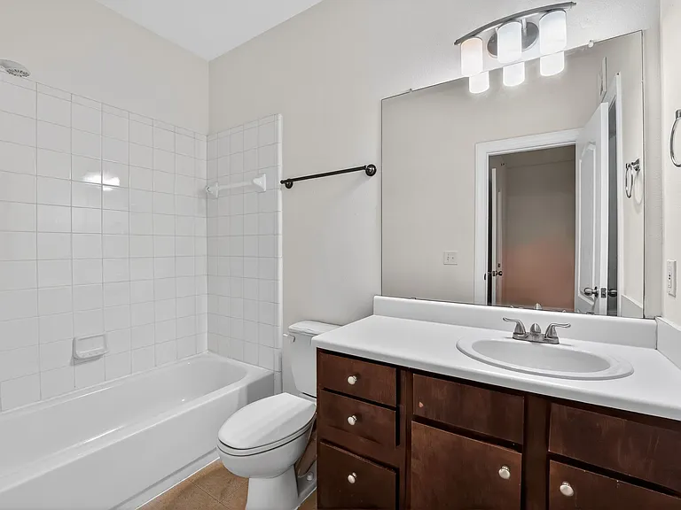 1901 Crossing Pl — Photo 11