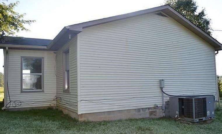 2nd image of 1271 Hurricane Ck Rd