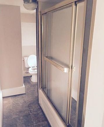 5th image of 150 E Park St