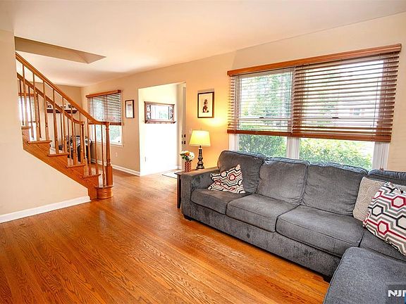 4th image of 65 Wilkens Dr