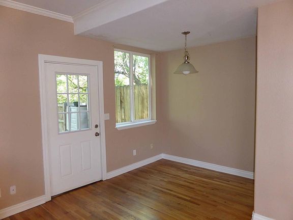 Dining nook