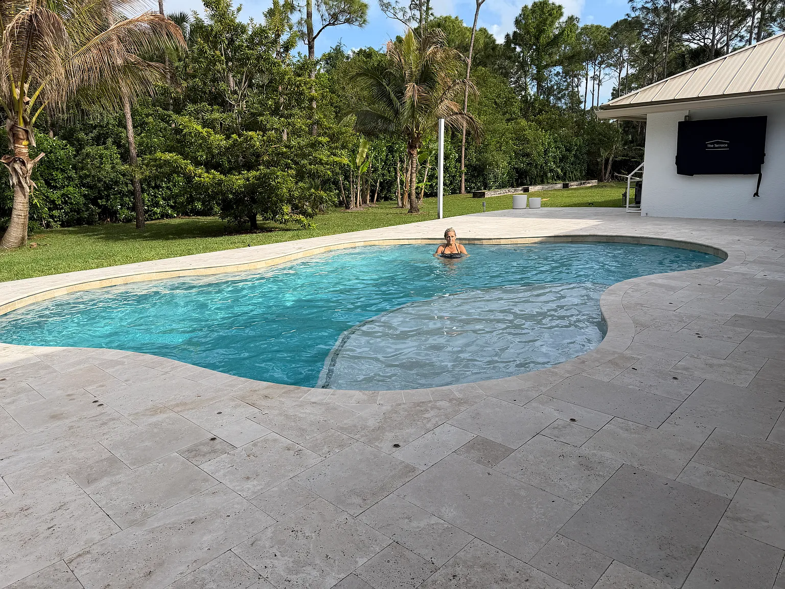5 bed, 3.5 bath, 3673 sqft, $18,000 — Photo 2