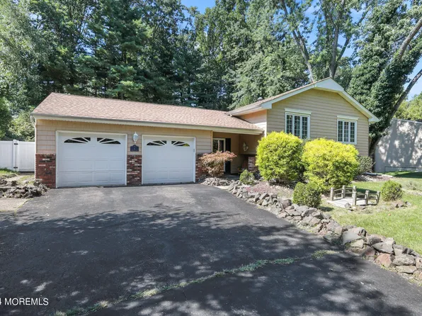4 Madigan Lane, Manalapan, NJ 07726
