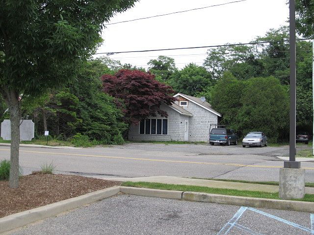 2nd image of 62 Oak Street #1-2-3
