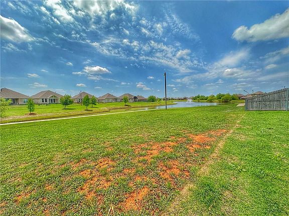 4th image of 15925 Palermo Dr